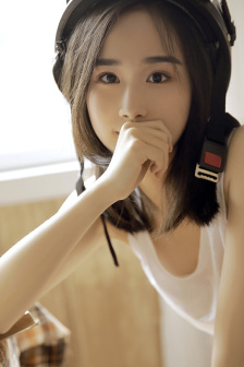 刘雨欣晒女儿照片